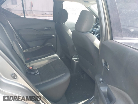 2019 Nissan Kicks SR with VIN 3N1CP5CU9KL483310, listed as a IAAI auction lot 41885087 with 128,055 mi miles. Bid and sale history available at carsss.com. Image 8.