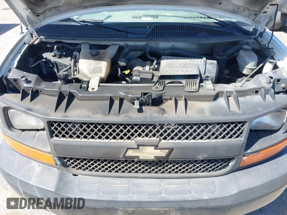 2008 Chevrolet Express Cargo Van with VIN 1GCGG25C381184266, listed as a IAAI auction lot 41833807 with 472,299 mi miles. Bid and sale history available at carsss.com. Image 10.