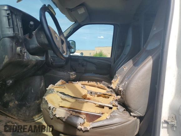 2012 Chevrolet Express Cargo с VIN 1GCSGAFX4C1117139, выставлен на аукционе Copart как лот 55267815 с пробегом 267 783 миль миль и Списание • Salvage title. История ставок и продаж доступна на DreamBid. Изображение 7.