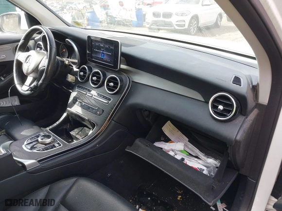 2019 Mercedes-Benz GLC with VIN WDC0G4KB3K1005332, listed as a IAAI auction lot 41774506 with 73,934 mi miles. Bid and sale history available at carsss.com. Image 5.