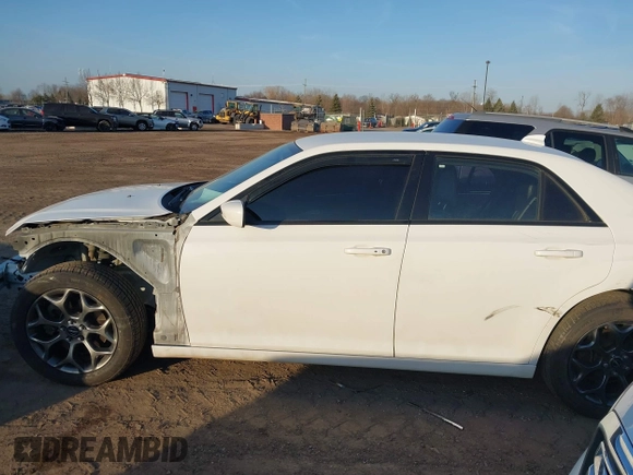 2018 Chrysler 300 with VIN 2C3CCAGG9JH250674, listed as a IAAI auction lot 41770040 with 147,642 mi miles. Bid and sale history available at carsss.com. Image 14.