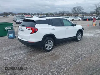 2024 GMC Terrain SLE z VIN 3GKALMEG4RL117903, wystawiony jako IAAI lot #41718454 z przebiegiem 3 408 mil mil oraz . Historia ofert i sprzedaży dostępna na DreamBid. Obrazek 4.