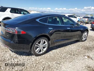 2014 Tesla Model S 60 with VIN 5YJSA1H18EFP34998, listed as a Copart auction lot 55416135 with 229,107 mi miles and Salvage title. Bid and sale history available at DreamBid. Image 3.
