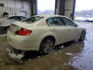 2015 Infiniti Q40 with VIN JN1CV6AR4FM524190, listed as a Copart auction lot 81953024 with 94,821 mi miles and Salvage Title. Bid and sale history available at carsss.com. Image 3.