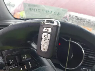 2012 Kia Optima SX z VIN 5XXGR4A61CG064923, wystawiony jako IAAI lot #42197209 z przebiegiem Nie podano mil oraz . Historia ofert i sprzedaży dostępna na DreamBid. Obrazek 11.