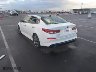 2019 Kia Optima EX with VIN 5XXGU4L14KG302388, listed as a IAAI auction lot 40636313 with 135,095 mi miles. Bid and sale history available at carsss.com. Image 3.