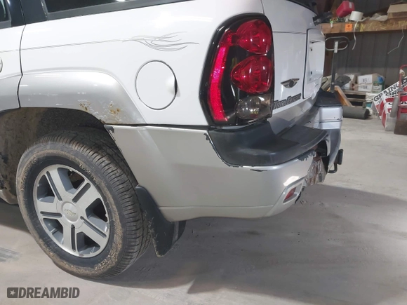 2004 Chevrolet TrailBlazer LS with VIN 1GNDT13S542348373, listed as a IAAI auction lot 41948483 with 226,375 mi miles. Bid and sale history available at carsss.com. Image 13.