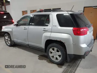 2015 GMC Terrain SLE z VIN 2GKFLWE31F6323727, wystawiony jako IAAI lot #42025066 z przebiegiem 159 681 mil mil oraz . Historia ofert i sprzedaży dostępna na DreamBid. Obrazek 3.