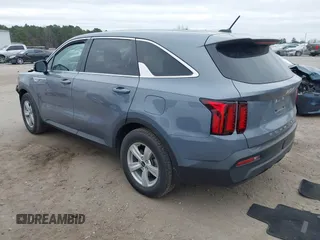 2022 Kia Sorento LX with VIN 5XYRG4LC2NG117242, listed as a IAAI auction lot 41512418 with 39,187 mi miles. Bid and sale history available at carsss.com. Image 3.