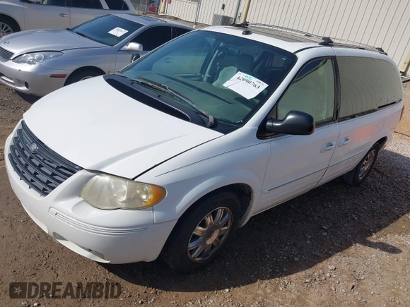 2005 Chrysler Town & Country Limited with VIN 2C4GP64L75R429831, listed as a IAAI auction lot 42090763 with Not Provided miles. Bid and sale history available at carsss.com. Image 2.