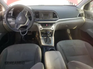2017 Hyundai Elantra SE z VIN 5NPD74LF7HH211523, wystawiony jako Copart lot #54155405 z przebiegiem Nie podano mil oraz Szkoda całkowita • Salvage title. Historia ofert i sprzedaży dostępna na DreamBid. Obrazek 8.