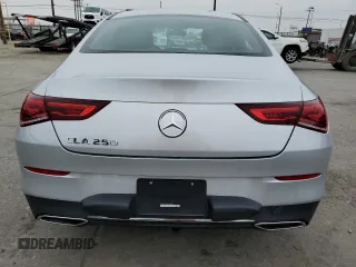 2023 Mercedes-Benz CLA 250 z VIN W1K5J4GB7PN386050, wystawiony jako Copart lot #58866305 z przebiegiem 14 883 mil mil oraz Szkoda całkowita • Salvage title. Historia ofert i sprzedaży dostępna na DreamBid. Obrazek 6.