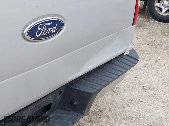 2005 Ford F-150 XLT with VIN 1FTPW14505KC98909, listed as a IAAI auction lot 41905480 with 174,198 mi miles. Bid and sale history available at carsss.com. Image 15.