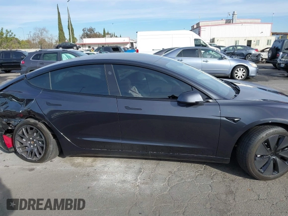 2024 Tesla Model 3 z VIN 5YJ3E1EA7RF736647, wystawiony jako IAAI lot #41372410 z przebiegiem 12 889 mil mil oraz . Historia ofert i sprzedaży dostępna na DreamBid. Obrazek 12.