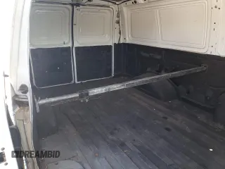 2000 Ford Econoline Cargo z VIN 1FTSE34F8YHA84494, wystawiony jako Copart lot #53182035 z przebiegiem 119 730 mil mil oraz Nie do naprawy • Non repairable. Historia ofert i sprzedaży dostępna na DreamBid. Obrazek 10.