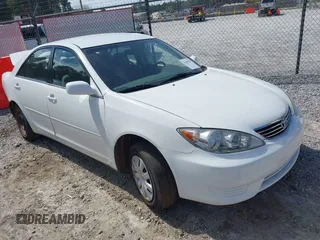 2006 Toyota Camry STD z VIN 4T1BE32K36U707438, wystawiony jako IAAI lot #41645910 z przebiegiem 117 652 mil mil oraz . Historia ofert i sprzedaży dostępna na DreamBid. Obrazek 1.