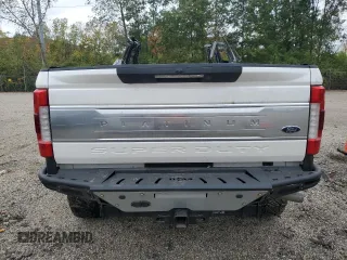 2018 Ford F-350 XL z VIN 1FT8W3BT1JEB07119, wystawiony jako Copart lot #74050494 z przebiegiem Nie podano mil oraz Nie do naprawy • Non repairable. Historia ofert i sprzedaży dostępna na DreamBid. Obrazek 6.