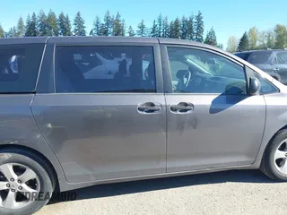 2013 Toyota Sienna L with VIN 5TDZK3DC1DS400675, listed as a IAAI auction lot 42053231 with 85,070 mi miles. Bid and sale history available at carsss.com. Image 13.
