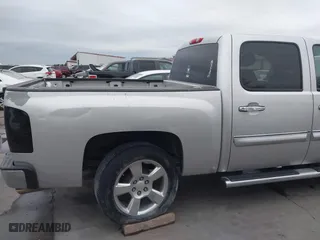 2012 Chevrolet Silverado 1500 LT with VIN 3GCPCSE02CG192161, listed as a IAAI auction lot 41287598 with 284,698 mi miles. Bid and sale history available at carsss.com. Image 20.