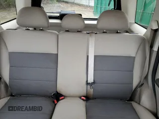 2008 Ford Escape XLT с VIN 1FMCU03198KB59102, выставлен на аукционе Copart как лот 57162355 с пробегом 171 937 миль миль и Чистый • Clean title. История ставок и продаж доступна на DreamBid. Изображение 10.