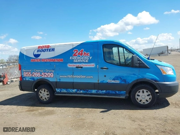 2015 Ford Transit Cargo Van with VIN 1FTNR1ZM4FKA78060, listed as a IAAI auction lot 42092332 with 203,564 mi miles. Bid and sale history available at carsss.com. Image 13.