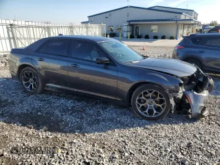 2018 Chrysler 300 Touring with VIN 2C3CCAAG6JH265092, listed as a Copart auction lot 80232834 with 56,601 mi miles and Salvage Title. Bid and sale history available at carsss.com. Image 4.
