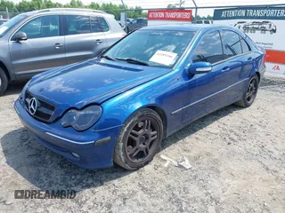 2004 Mercedes-Benz C 230 Kompressor z VIN WDBRF40J24F495227, wystawiony jako IAAI lot #42285246 z przebiegiem 200 008 mil mil oraz . Historia ofert i sprzedaży dostępna na DreamBid. Obrazek 2.