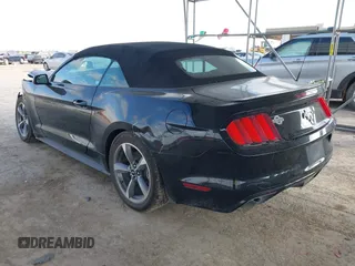 2017 Ford Mustang V6 z VIN 1FATP8EM4H5256892, wystawiony jako IAAI lot #41991537 z przebiegiem 39 861 mil mil oraz . Historia ofert i sprzedaży dostępna na DreamBid. Obrazek 3.