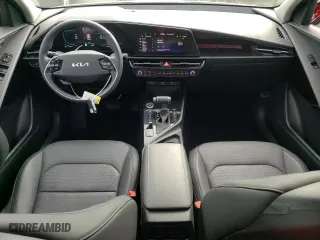 2024 Kia Niro SX Touring with VIN KNDCT3LE6R5131608, listed as a Copart auction lot 68060094 with 4,574 mi miles and Salvage Title. Bid and sale history available at carsss.com. Image 8.