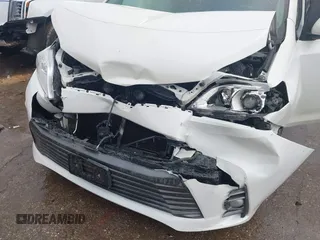 2018 Toyota Sienna XLE Auto Access Seat with VIN 5TDYZ3DC8JS906460, listed as a IAAI auction lot 41468064 with 87,750 mi miles. Bid and sale history available at carsss.com. Image 6.