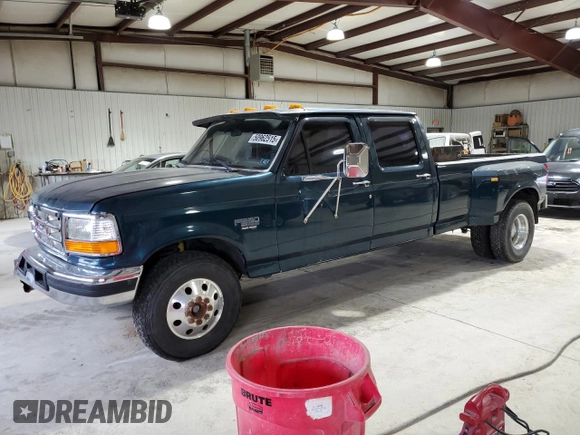 1995 Ford F-350 z VIN 1FTJW35F6SEA60338, wystawiony jako Copart lot #50962515 z przebiegiem 235 177 mil mil oraz Szkoda całkowita • Salvage title. Historia ofert i sprzedaży dostępna na DreamBid. Obrazek 1.