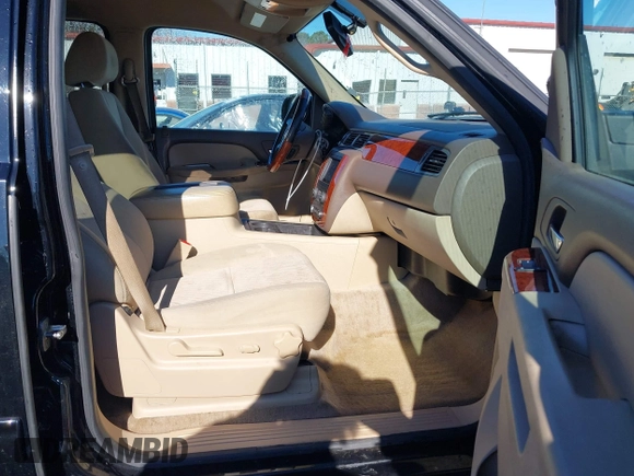 2012 Chevrolet Tahoe LS z VIN 1GNSCAE08CR213137, wystawiony jako IAAI lot #41626332 z przebiegiem 245 359 mil mil oraz . Historia ofert i sprzedaży dostępna na DreamBid. Obrazek 5.