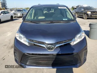 2018 Toyota Sienna LE Auto Access Seat with VIN 5TDKZ3DC3JS961968, listed as a Copart auction lot 76955644 with 28,513 mi miles and Salvage title. Bid and sale history available at DreamBid. Image 5.