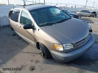1998 Toyota Sienna LE with VIN 4T3ZF13C4WU076827, listed as a IAAI auction lot 41461254 with 159,686 mi miles. Bid and sale history available at carsss.com. Image 1.