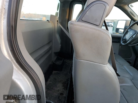 2007 Ford F-150 XL with VIN 1FTRF14V97NA49566, listed as a Copart auction lot 82015904 with 116,627 mi miles and Salvage title. Bid and sale history available at DreamBid. Image 10.