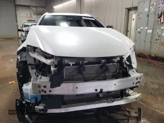 2025 Toyota Crown XLE z VIN JTDACAAJ4S3006538, wystawiony jako Copart lot #52365795 z przebiegiem 1811 mil mil oraz Szkoda całkowita • Salvage title. Historia ofert i sprzedaży dostępna na DreamBid. Obrazek 5.