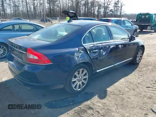 2011 Volvo S80 3.2L with VIN YV1940AS5B1137566, listed as a IAAI auction lot 39723737 with 40,971 mi miles. Bid and sale history available at carsss.com. Image 4.