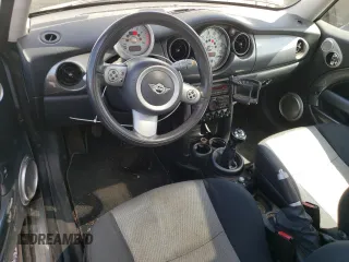2006 MINI Hardtop with VIN WMWRC33546TK70683, listed as a Copart auction lot 54929365 with 109,484 mi miles and Salvage title. Bid and sale history available at DreamBid. Image 8.