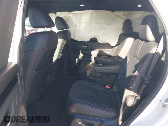 2025 Honda Pilot TrailSport with VIN 5FNYG1H63SB051817, listed as a IAAI auction lot 41434021 with 895 mi miles. Bid and sale history available at carsss.com. Image 8.