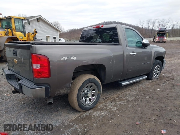 2012 Chevrolet Silverado 1500 LT with VIN 1GCNKSE00CZ326935, listed as a IAAI auction lot 41445520 with 121,035 mi miles. Bid and sale history available at carsss.com. Image 4.