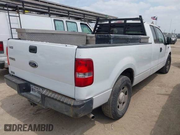 2006 Ford F-150 XL z VIN 1FTVX12576NB01788, wystawiony jako IAAI lot #42078335 z przebiegiem Nie podano mil oraz . Historia ofert i sprzedaży dostępna na DreamBid. Obrazek 4.