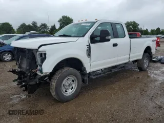 2019 Ford F-350 XL z VIN 1FT8X3B63KEE66772, wystawiony jako Copart lot #57153575 z przebiegiem 118 567 mil mil oraz Szkoda całkowita • Salvage title. Historia ofert i sprzedaży dostępna na DreamBid. Obrazek 1.