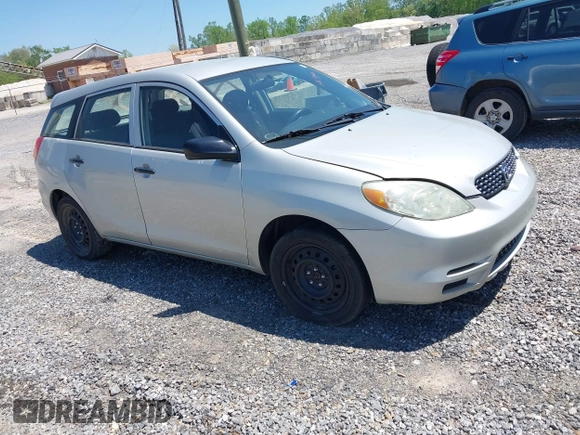 2004 Toyota Matrix Std with VIN 2T1KR32E04C292673, listed as a IAAI auction lot 42141653 with 299,999 mi miles. Bid and sale history available at carsss.com. Image 1.
