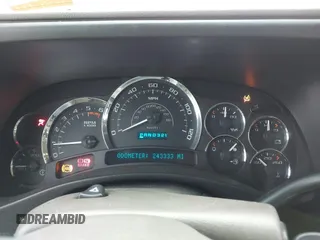 2005 Cadillac Escalade z VIN 1GYEK63N25R190908, wystawiony jako IAAI lot #41882135 z przebiegiem 243 333 mil mil oraz . Historia ofert i sprzedaży dostępna na DreamBid. Obrazek 7.