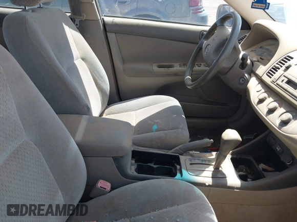 2004 Toyota Camry LE z VIN 4T1BE32K14U321470, wystawiony jako IAAI lot #42177255 z przebiegiem 256 194 mil mil oraz . Historia ofert i sprzedaży dostępna na DreamBid. Obrazek 5.