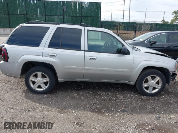 2007 Chevrolet TrailBlazer LS with VIN 1GNDT13S072146593, listed as a IAAI auction lot 42027052 with 163,921 mi miles. Bid and sale history available at carsss.com. Image 13.