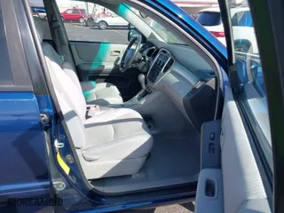 2005 Toyota Highlander with VIN JTEGP21A850067199, listed as a IAAI auction lot 41947598 with 224,108 mi miles. Bid and sale history available at carsss.com. Image 5.