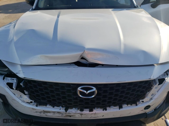 2025 Mazda CX-50 2.5 S Premium Package with VIN 7MMVABDM3SN326439, listed as a Copart auction lot 88588635 with 828 mi miles and Salvage Title. Bid and sale history available at carsss.com. Image 13.