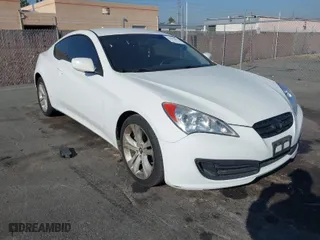 2010 Hyundai Genesis Coupe Premium with VIN KMHHT6KD0AU024821, listed as a IAAI auction lot 41593417 with 82,143 mi miles. Bid and sale history available at carsss.com. Image 1.