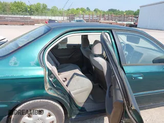 2000 Honda Civic VP z VIN 2HGEJ6613YH526718, wystawiony jako IAAI lot #42402399 z przebiegiem 14 051 mil mil oraz . Historia ofert i sprzedaży dostępna na DreamBid. Obrazek 8.